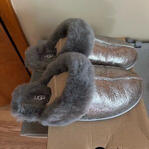 Ugg Scuffette in Gun Metal metallic sparkle